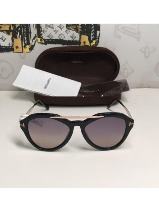 Tom Ford TF576 01B Lisa-02 Sunglasses – Black/Gold – 54mm main image 10